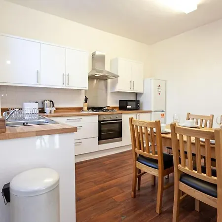 Pillo Rooms - Spacious Cosy 2 Bedroom House By Bridgewater Canal Manchester Exterior photo
