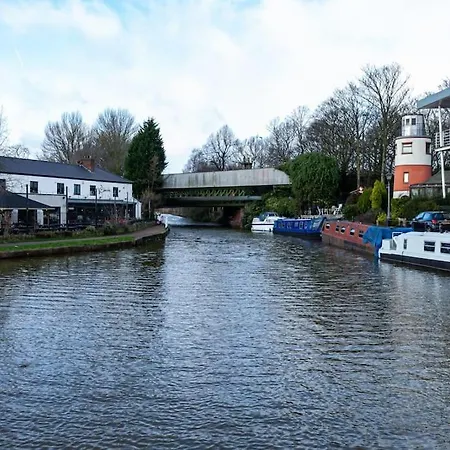 Pillo Rooms - Spacious Cosy 2 Bedroom House By Bridgewater Canal Manchester Exterior photo